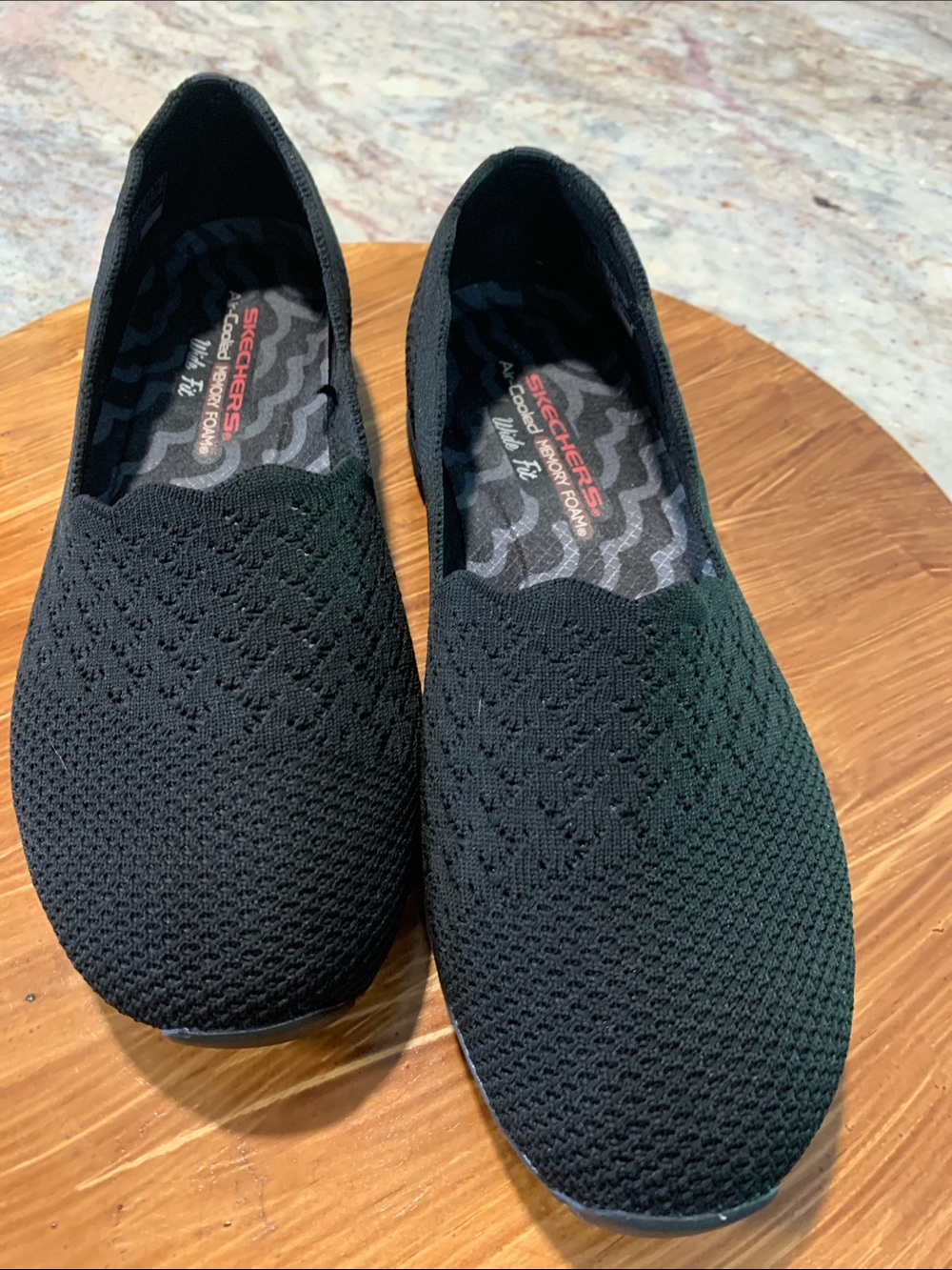 Skechers Black Knit Slip-On Casual Loafers size 8W